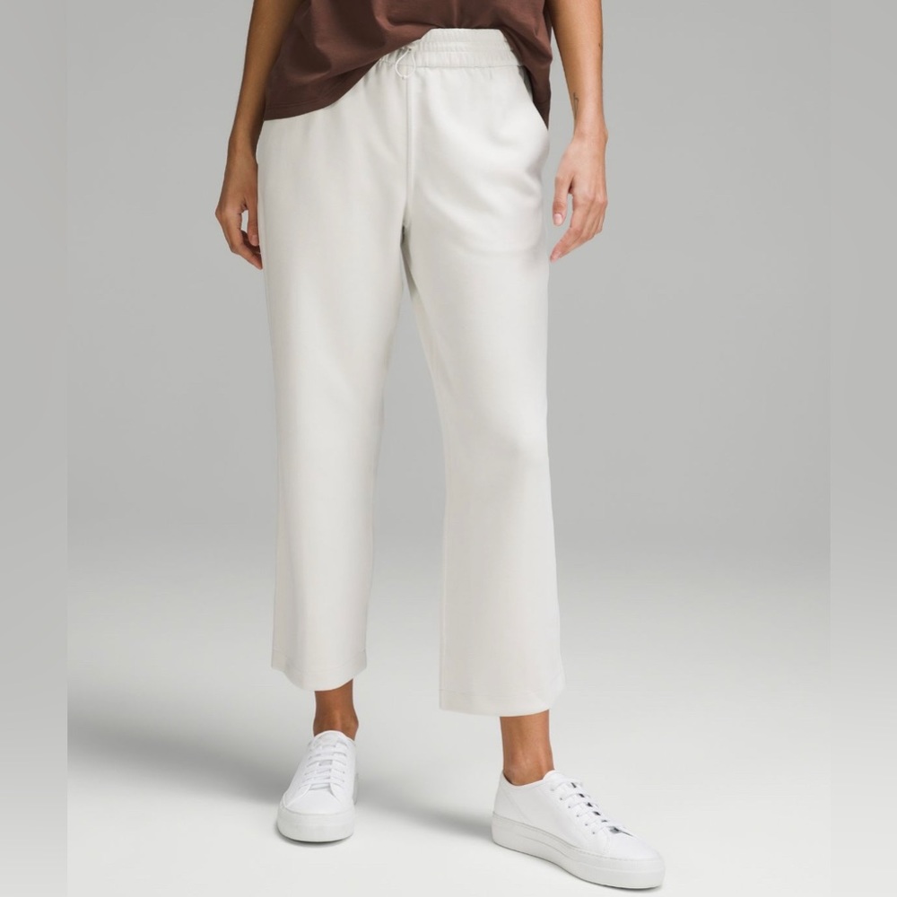 Lululemon softstreme crop pant. Size 0